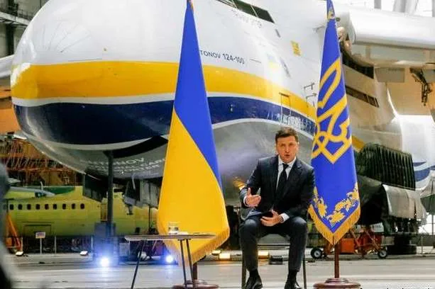 Володимир Зеленський на форумі «Велике будівництво: Авіація. Туризм». Фото АР