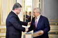 Порошенко нагородив Сороса орденом Свободи