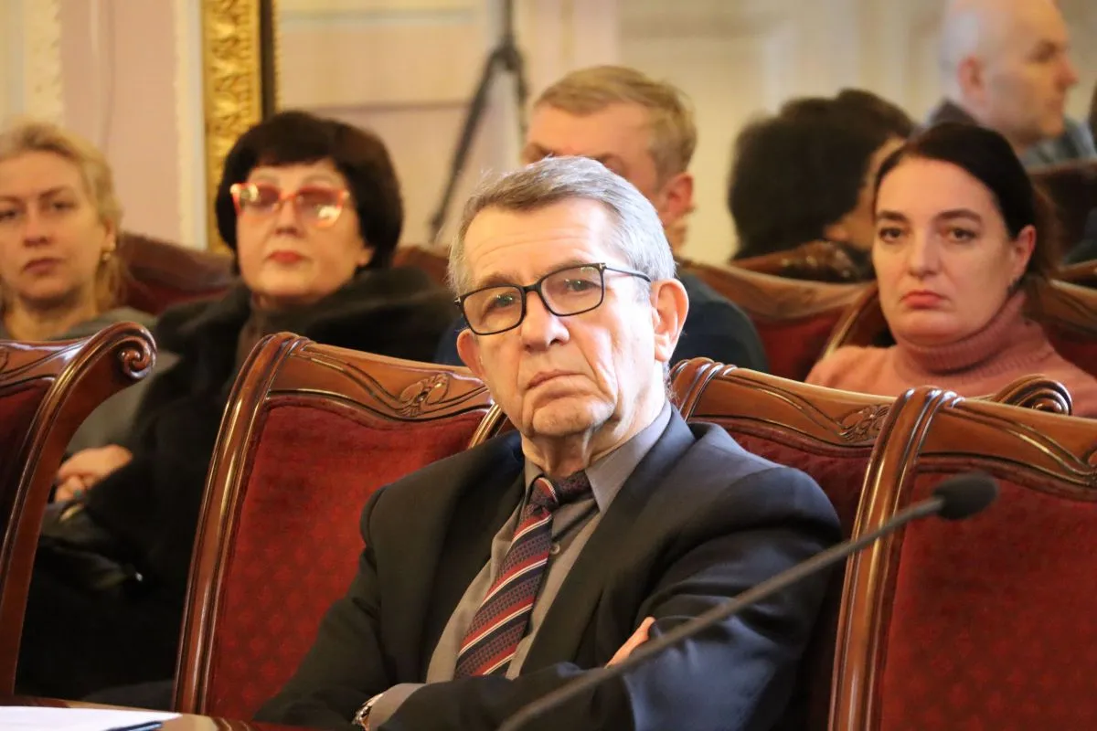 Професор Леонід Зашкільняк.