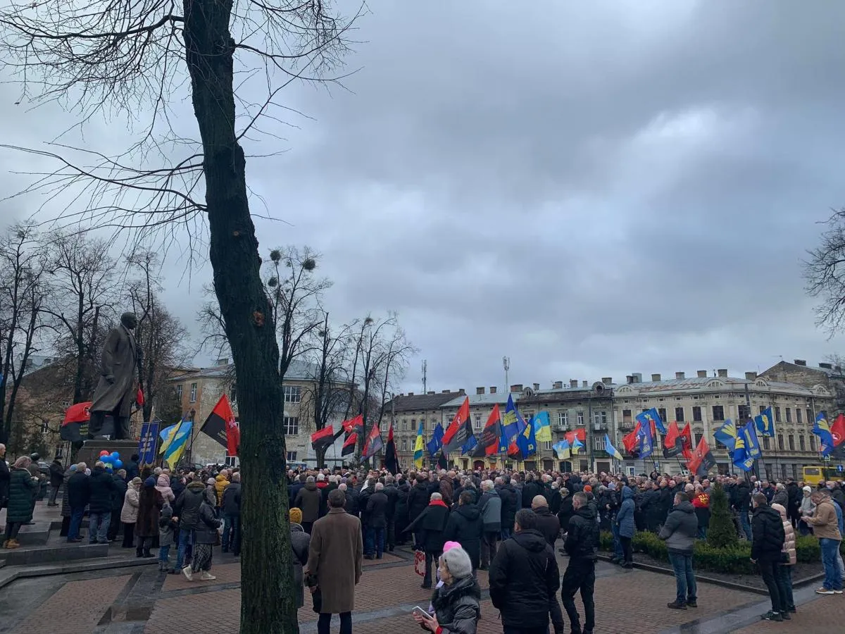  Урочистий захід біля пам’ятника Степану Бандері