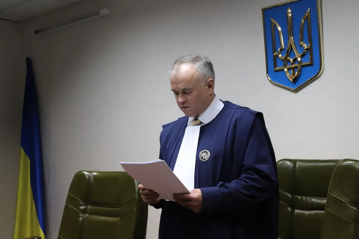 Суддя Анатолій Ясельський оголошує ухвалу про закриття кримінального провадження щодо Р. Пацеляка. Офіс Генпрокурора готуватиме апеляцію. Фото Олександра Тимошенка.