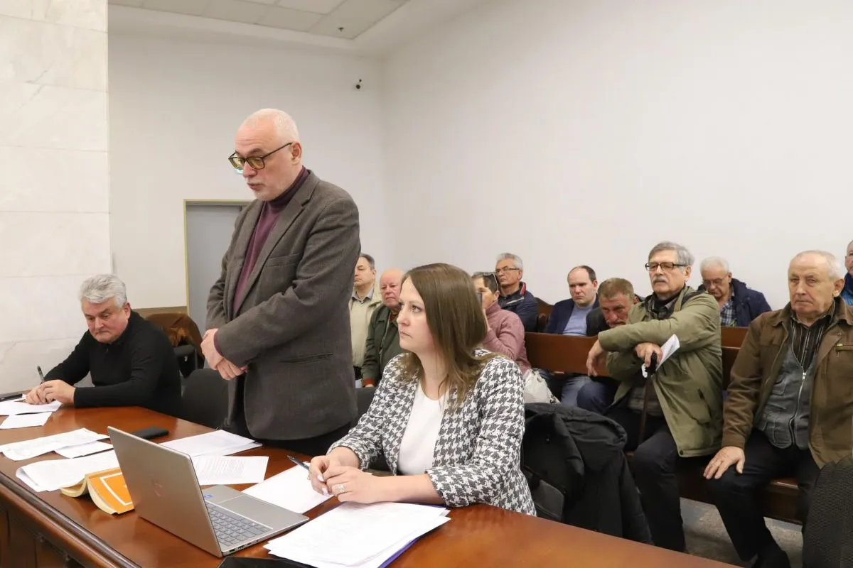 На всі судові процеси, які стосуються Майдану, приходять учасники Революції Гідності, які постраждали від «Беркута». Фото Олександра Тимошенка. 