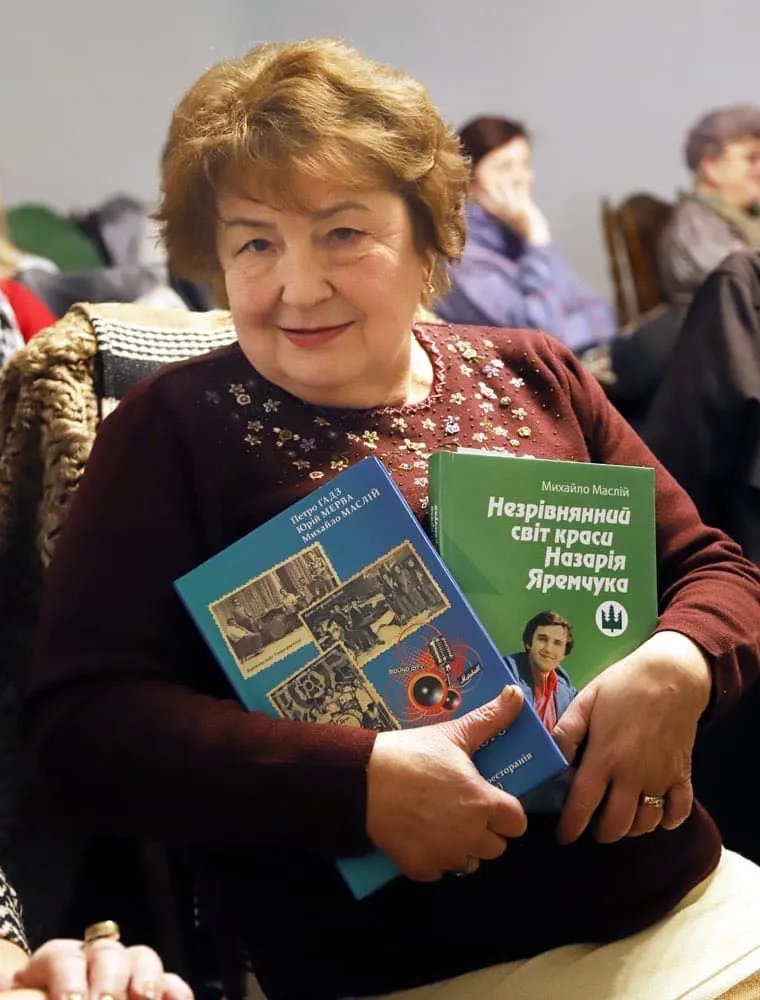 Фото Галини Ткачук з презентації книжки «Незрівнянний світ краси Назарія Яремчука» 