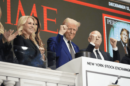 12 грудня 2024 року. Обраний президент Дональд Трамп на відкритті Нью-Йоркської фондової біржі – після того, як журнал Time вдруге визнав його “Людиною року”. Фото AP