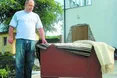Яка хата без бабусиної скрині і обрусів?