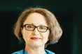 «Кожного ранку мама миє руки, витирає їх насухо і проводить догляд…»