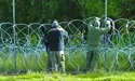 Кордон з Білоруссю укріплюють колючим дротом