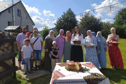 Любов Кузик в інтер’єрі власного краєзнавчого музею. Фото автора