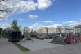«Чекаємо вже в травні»: на вулиці Богдана Хмельницького розпочали ремонт скейтпарку