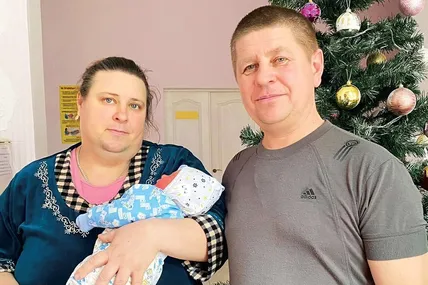 Щасливе подружжя зі сином Богданчиком. Фото з сайту Нововолинської центральної міської лікарні.