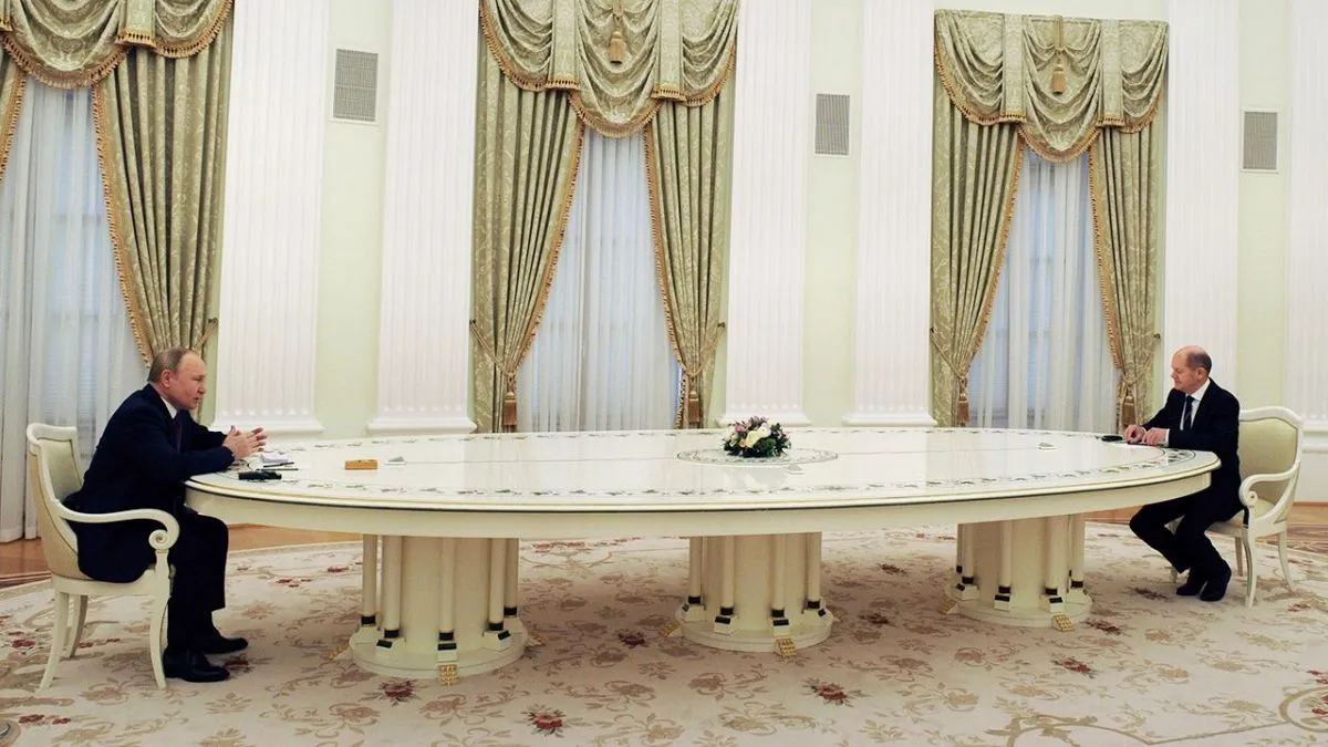 Німецький генерал Клаус Віттманн припускає, що "путін міг залякати канцлера Шольца"... Фото EPA.