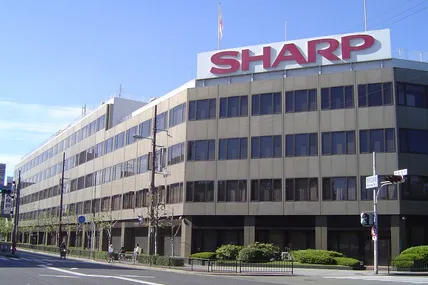 Виробник Sharp призупиняє постачання в росію