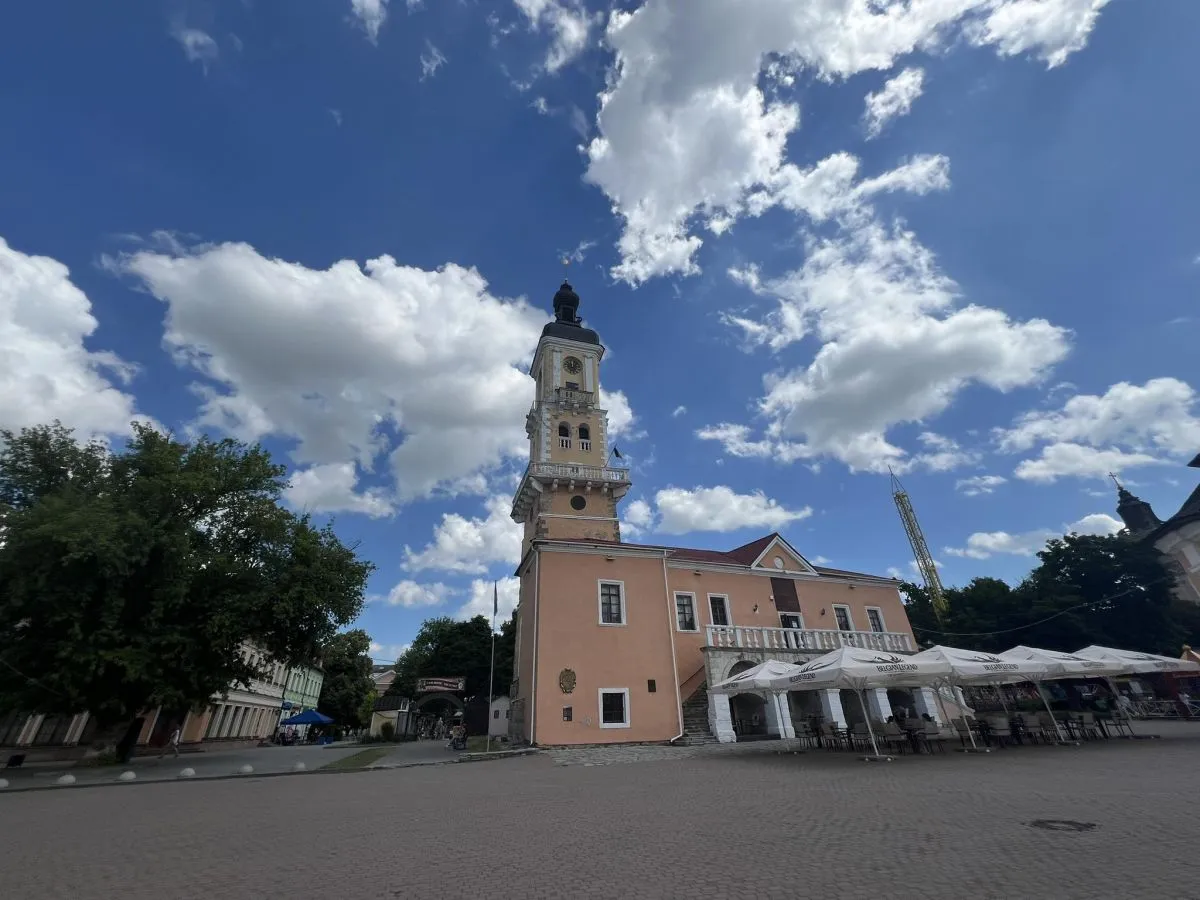 У центрі міста - Ратуша