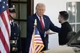 Після сварки Зеленського та Трампа оточення президента України очікувало санкцій проти них, — джерело