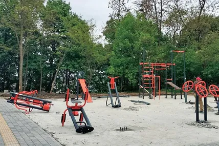 Так виглядає сучасний інклюзивний майданчик для військових. Фото автора