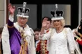 На коронації Британія ще й заробила