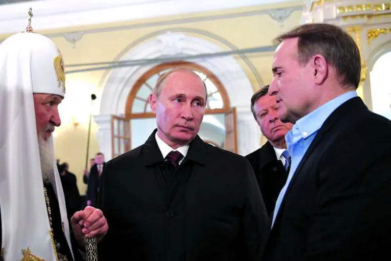  Після монастирської зустрічі у Кремлі відзвітували: Путін медведчуківську молитву почув – Плотницькому і Захарченку із настановами щодо обміну полоненими зателефонував.