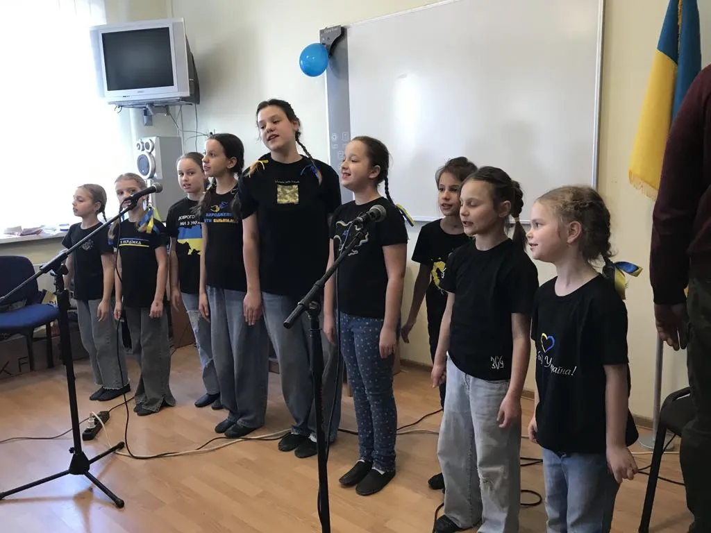Маленькі артисти.