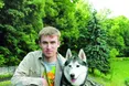 Хаскі настільки миролюбні, що... злодія ще й оближуть!