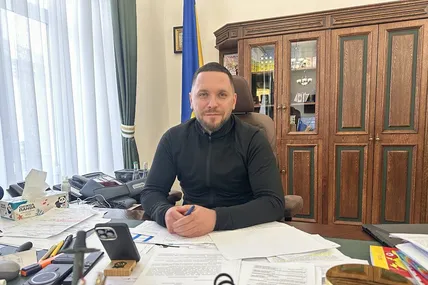 «Для мене загадка, як айфони потрапляють на полиці»: що ховається за шлагбаумом митниці