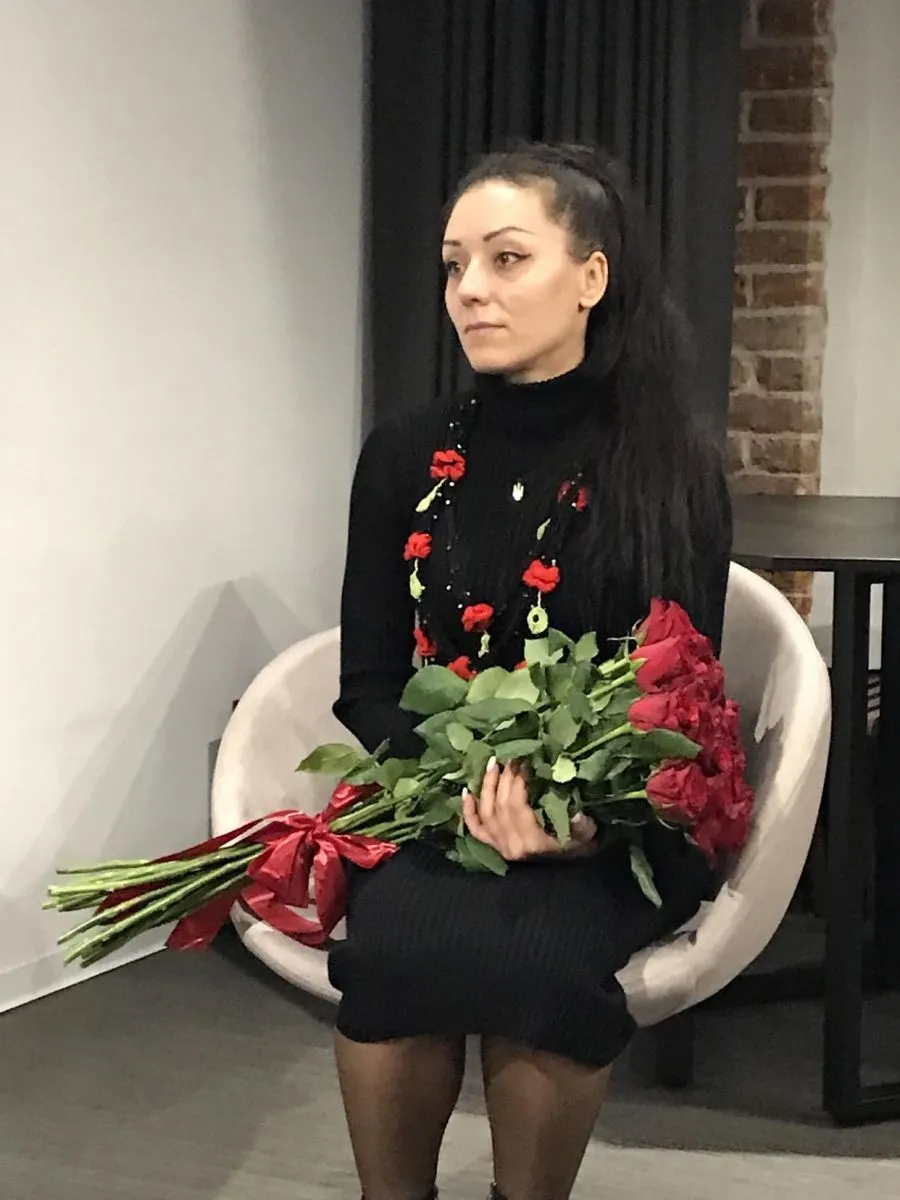 Олегові не вдалося вийти на зв’язок, але про квіти для коханої Ади подбав.