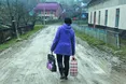 «Нам платять за 2 хв. обслуговування пенсіонера. А доводиться спілкуватися по півгодини...»