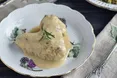 Курячі крильця у цибульно-молочному соусі: простий і вишуканий смак