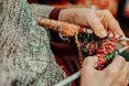 Штучна «бабуся» дістає шахраїв розмовами про булочки