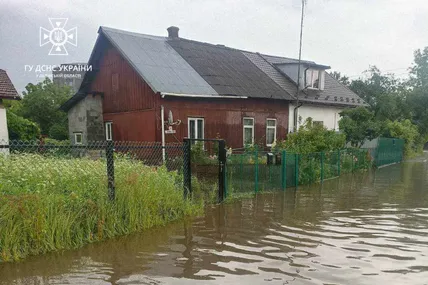 Підтоплення. Фото: Головне управління ДСНС України у Львівській області