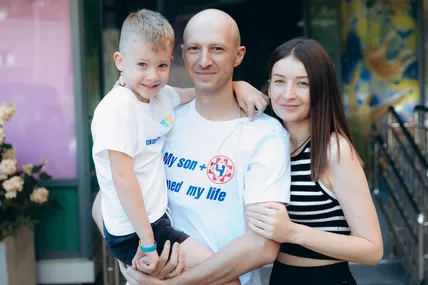 Щаслива родина - Олексій з дружиною і сином-рятівником. Фото Фейсбук