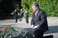 Порошенко поклав квіти до могили невідомому Солдату