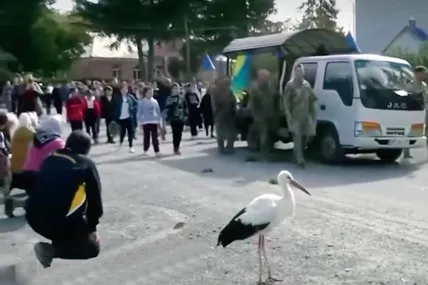 Буся під час прощання з воїном ЗСУ Олександром Луценком.