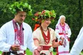 Скільки разів можна вінчатися і яку гімнастичну вправу має виконувати мама нареченої?..