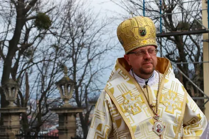 Від імені львівського єпископа шахраї у соцмережах збирають гроші