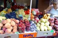 Кіло полуниці – 150 гривень, свіжого інжиру – 200