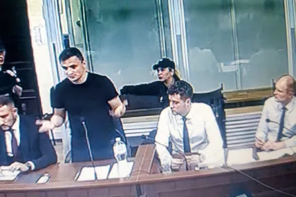 Михайло Головко у суді запевняв, що ніякого хабаря ніколи ні від кого не брав... Скріншот відеотрансляції судових засідань ВАКСу