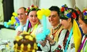 Весільний келих наповнили не шампанським, а... узваром
