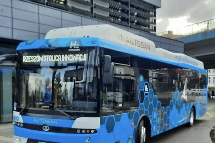 На одній заправці водневий автобус може проїхати 400 км. Фото TVP3 Rzeszów