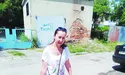 «Приїжджають на дорогих машинах і привозять 30 кілограмів паперу»