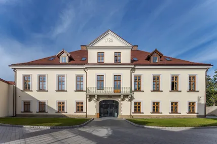 Палац — фабрика горілок — житловий квартал: на Підзамчу відреставрували колишній маєток Цельцьких
