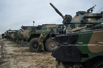 Наразі у ЄС бракує зброї і високотехнологічних оборонних систем, аби відповідати усім вимогам сьогодення. Але ситуація динамічно змінюється. Фото politico.eu.