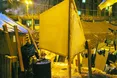 «Покажіть воякам Азірова серед його австрійської розкоші...»