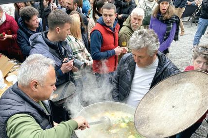 Юшка по-скадовськи, еклери — від кримчан, кава — від херсонців