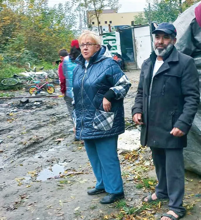 Пані Жанна каже, що у роботі з ромами готові до усього.