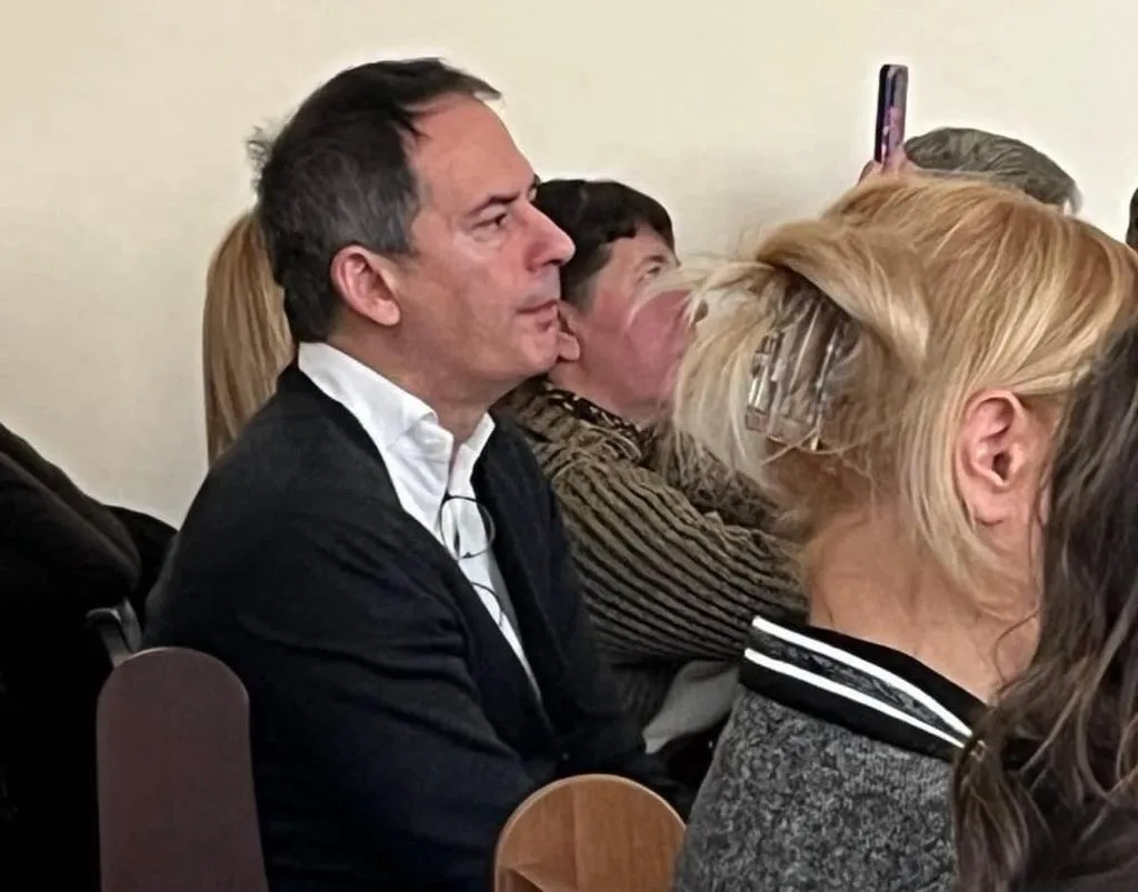 Відомий журналіст-розслідував Христо Грозєв, як і кілька народних депутатів, хотіли взяти Романа Червінського на поруки. Суд їхні прохання проігнорував... Фото із соцмереж.