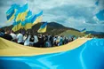Україна проти війни, і кровопролиття. В найскладніщий момент Україна молиться