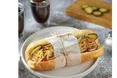 Хот-дог як у STARDOGS з хрусткою цибулею та квашеними огірками