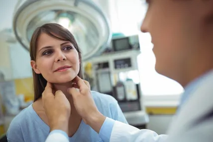Хоч вузли рідко стають злоякісними, стежити за ними потрібно. Фото MedicalNewsToday