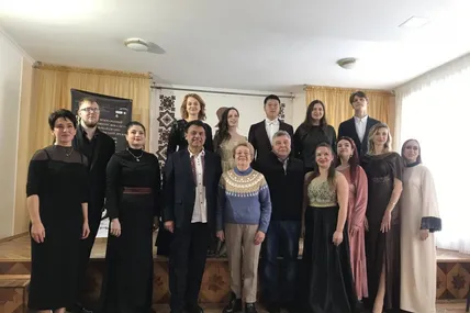 У час короткої перерви - конкурсанти і члени журі. Фото автора
