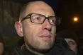 Яценюк вимагає від Януковича всі посади в уряді